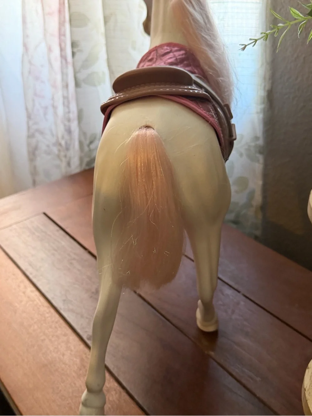 Glitter Girl By Battat Cream Horse Figurine with Pink Mane